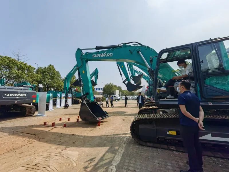 再现交机热潮！山河智能中大挖持续向市场进军