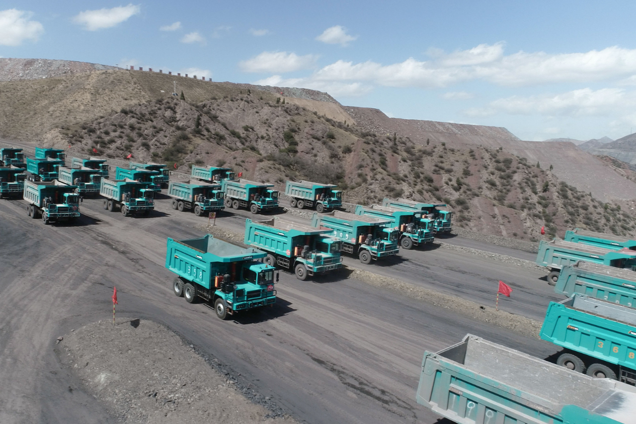 图集 | “山河绿”满矿山！山河智能矿山成套装备实力“亮剑”