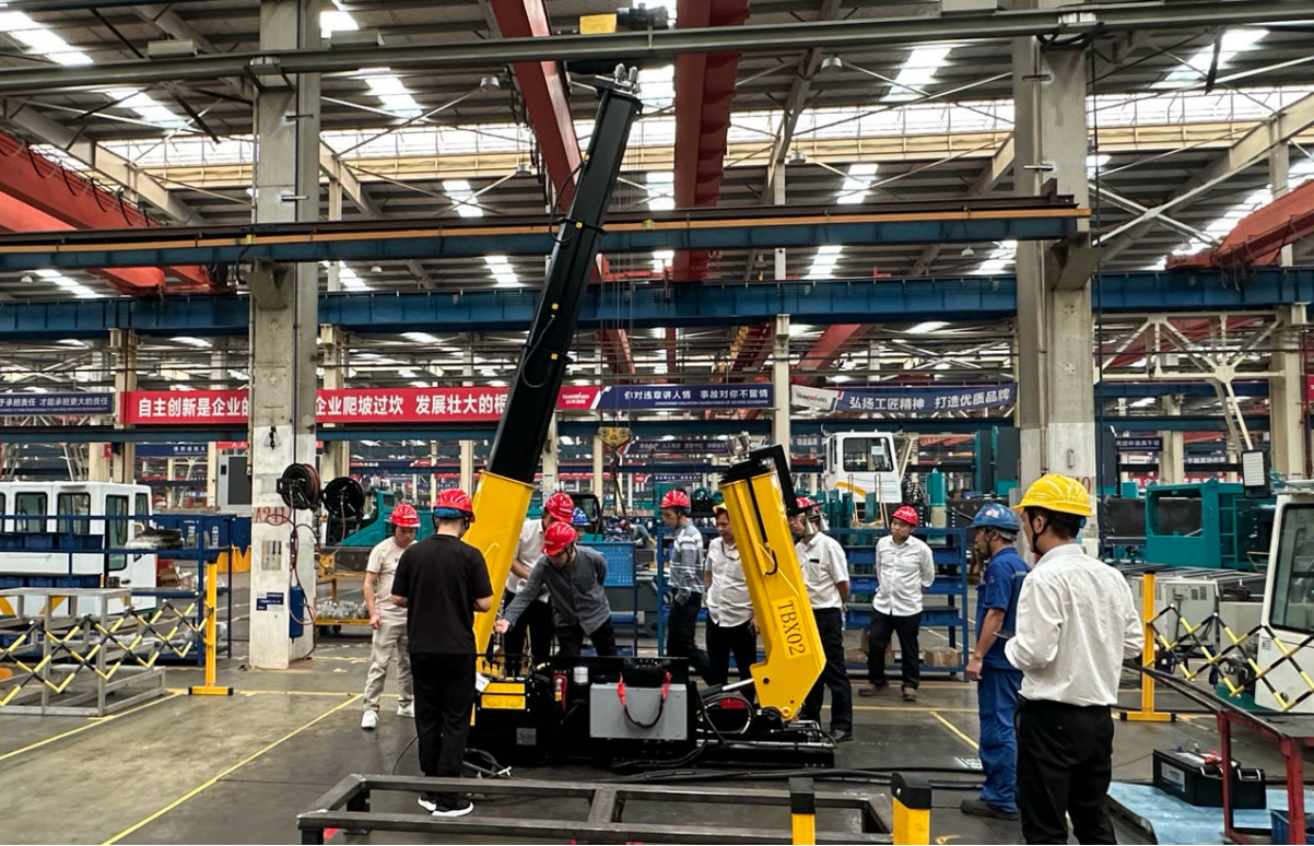 山河智能首套抬拨线作业装置通过国家铁路系统准入鉴定