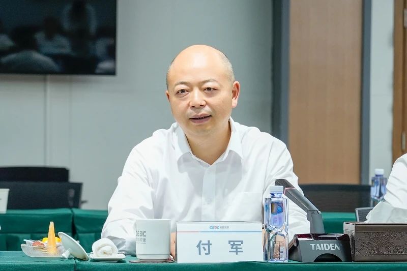 山河智能与易普力公司深化战略合作，共筑混装设备技术转化新标杆